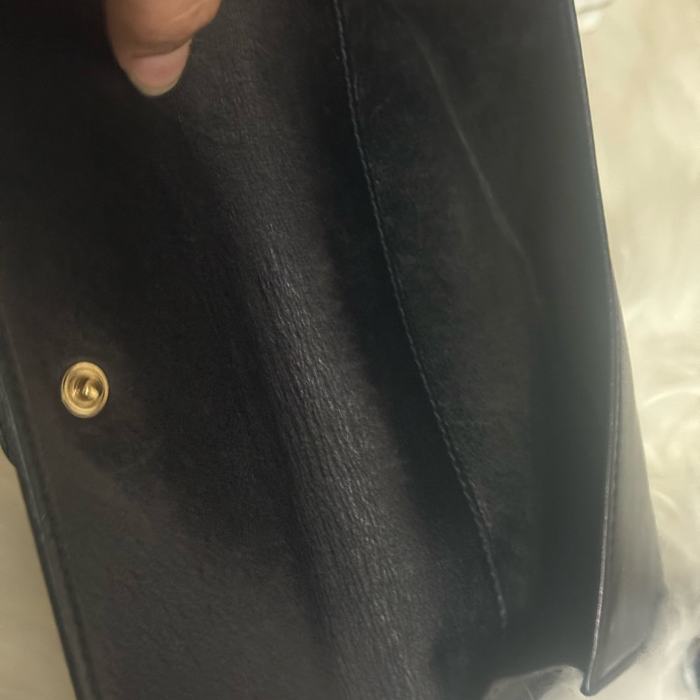 Vintage Gucci Black Leather Waist wallet with Gold Emblem - Picture 13 of 17